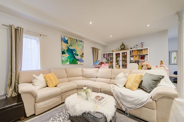 Photo 10 at 6 Sapphire Drive, Rouge Woods, Richmond Hill
