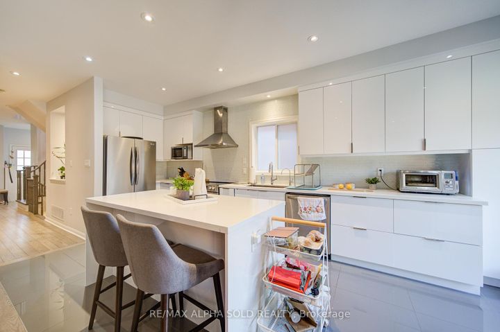 Photo 18 at 6 Sapphire Drive, Rouge Woods, Richmond Hill
