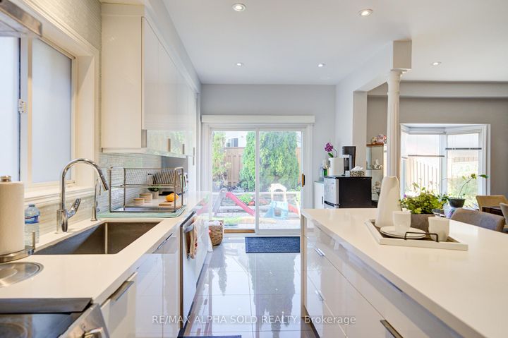 Photo 21 at 6 Sapphire Drive, Rouge Woods, Richmond Hill