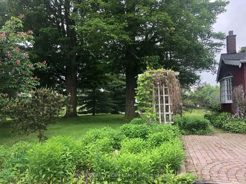 Photo 2 at 130 Myrtle Road E, Brooklin, Whitby