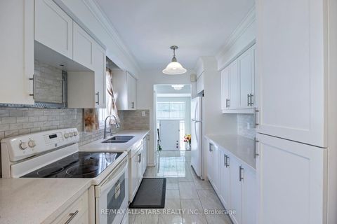 Photo 4 at 54 Kennaley Crescent E, Agincourt North, Toronto