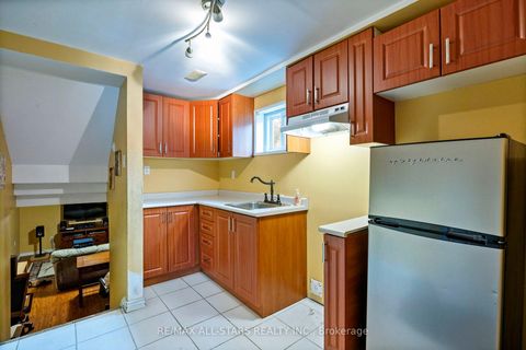 Photo 8 at 54 Kennaley Crescent E, Agincourt North, Toronto
