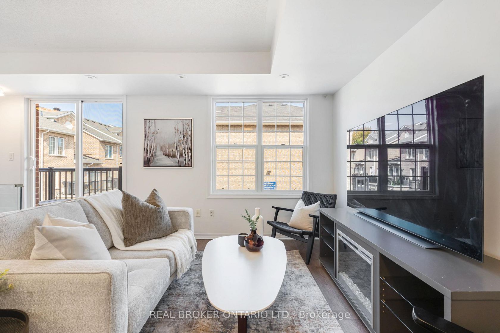301 - 35 Strangford Lane, Birchmount, Toronto 
