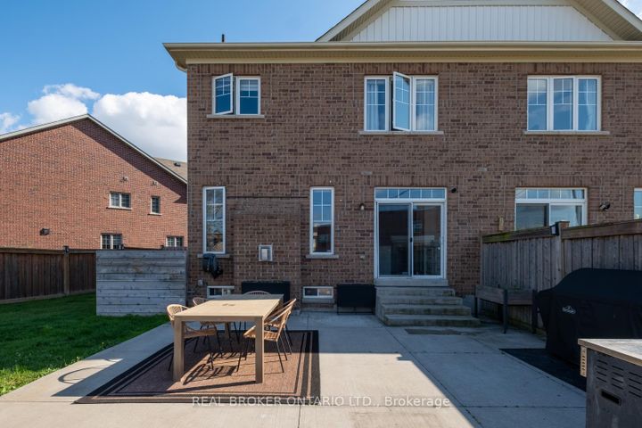 Photo 24 at 40 Divinity Circle, Northwest Brampton, Brampton