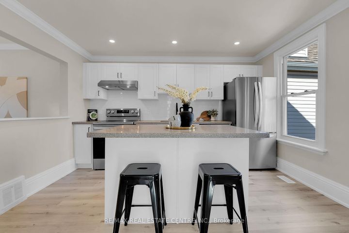 Photo 2 at 70 Robins Avenue, Crown Point, Hamilton
