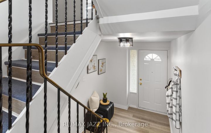 Photo 2 at 95 - 1330 Trowbridge Drive, Centennial, Oshawa