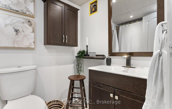 Photo 15 at 95 - 1330 Trowbridge Drive, Centennial, Oshawa