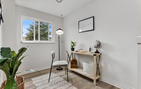 Photo 11 at 95 - 1330 Trowbridge Drive, Centennial, Oshawa