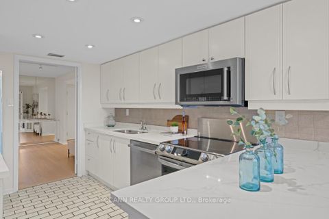 Photo 18 at 301 - 360 Bloor Street E, Moore Park, Toronto