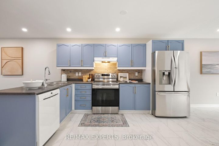 Photo 3 at 14 Aishford Road, Bradford, Bradford West Gwillimbury