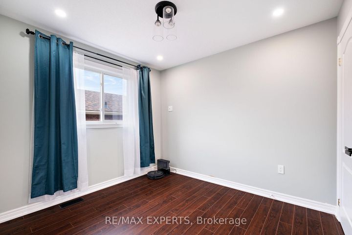 Photo 7 at 14 Aishford Road, Bradford, Bradford West Gwillimbury