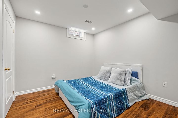 Photo 13 at 14 Aishford Road, Bradford, Bradford West Gwillimbury