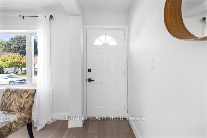 Photo 2 at 205 East 26th Street, Eastmount, Hamilton