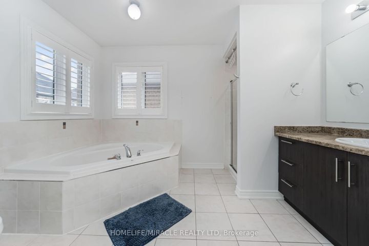 Photo 23 at 10 Kenora Street, Credit Valley, Brampton