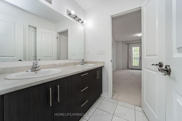 Photo 31 at 10 Kenora Street, Credit Valley, Brampton