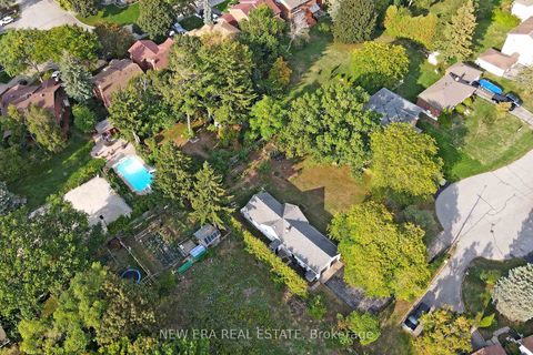 Photo 3 at 28 Thomas Avenue, Highland Creek, Toronto