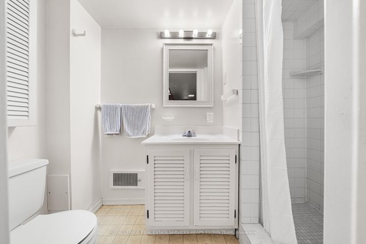 Photo 28 at 57 Fleming Crescent, Leaside, Toronto