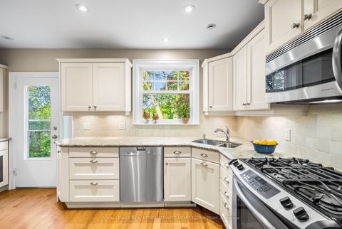 Photo 11 at 57 Fleming Crescent, Leaside, Toronto