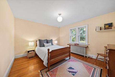 Photo 20 at 57 Fleming Crescent, Leaside, Toronto