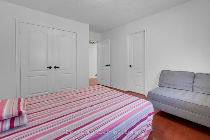 Photo 27 at 39 Darren Road, Vales of Castlemore North, Brampton