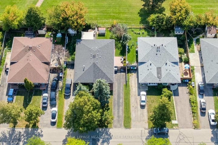 Photo 2 at 73 Jefferson Road, Northgate, Brampton
