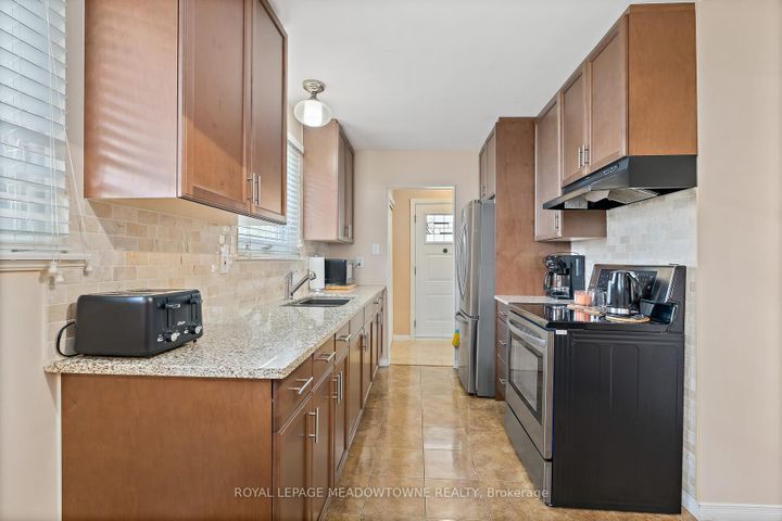 Photo 13 at 73 Jefferson Road, Northgate, Brampton