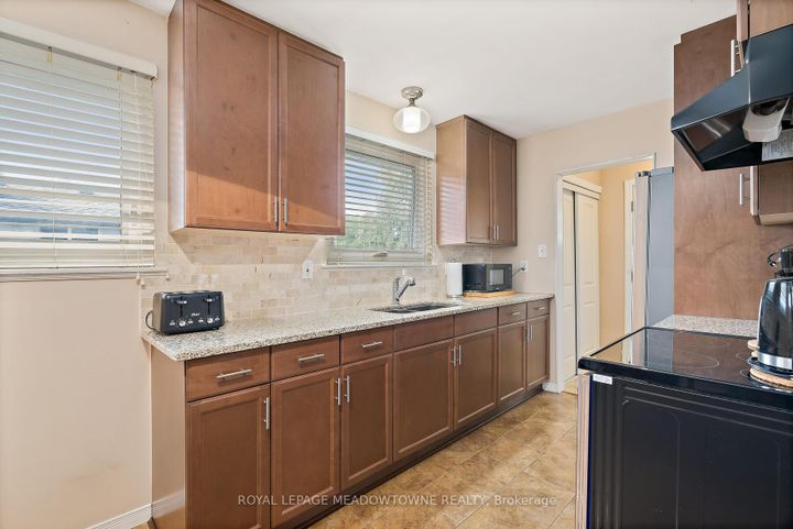 Photo 14 at 73 Jefferson Road, Northgate, Brampton