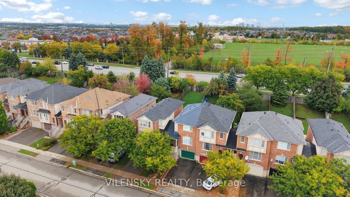 Photo 1 at 124 Foxfield Crescent, Patterson, Vaughan