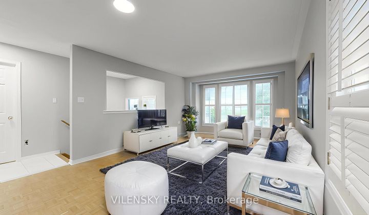 Photo 2 at 124 Foxfield Crescent, Patterson, Vaughan