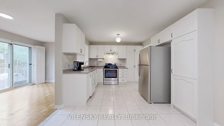 Photo 4 at 124 Foxfield Crescent, Patterson, Vaughan