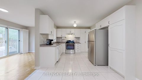 Photo 4 at 124 Foxfield Crescent, Patterson, Vaughan