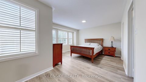 Photo 7 at 124 Foxfield Crescent, Patterson, Vaughan