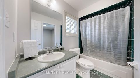 Photo 9 at 124 Foxfield Crescent, Patterson, Vaughan