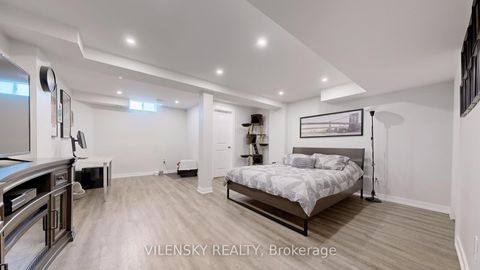 Photo 12 at 124 Foxfield Crescent, Patterson, Vaughan