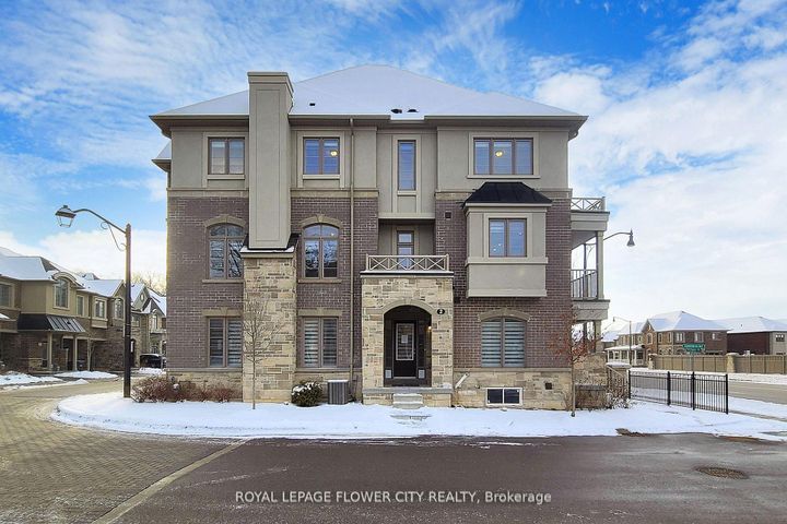 Photo 4 at 2 Summerbeam Way, Brampton West, Brampton