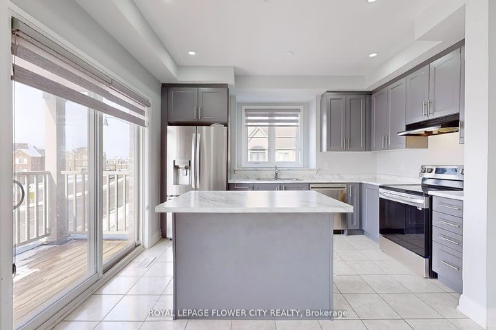 Photo 13 at 2 Summerbeam Way, Brampton West, Brampton
