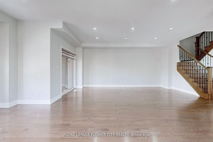 Photo 19 at 2 Summerbeam Way, Brampton West, Brampton