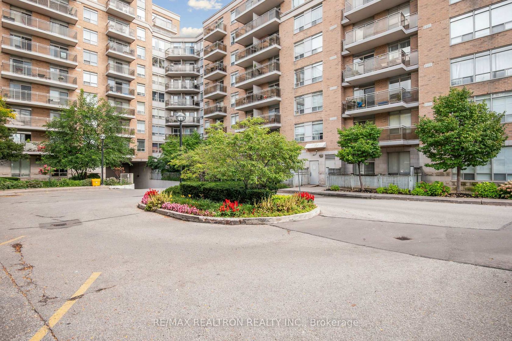 735 - 650 Lawrence Avenue W, Lawrence, Toronto 