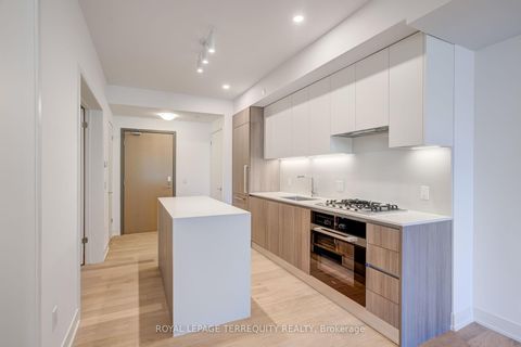 Photo 1 at 301 - 200 Keewatin Avenue, Mount Pleasant East, Toronto