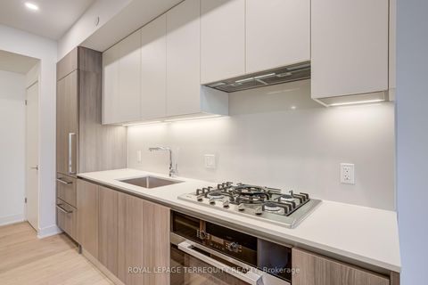 Photo 5 at 301 - 200 Keewatin Avenue, Mount Pleasant East, Toronto
