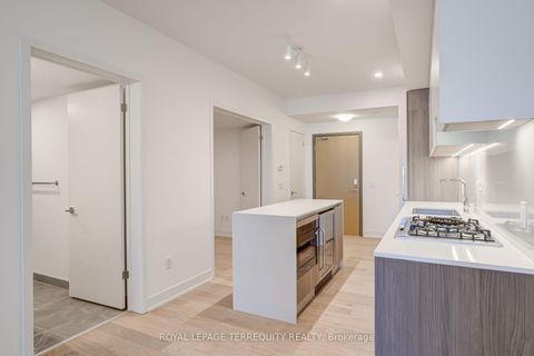 Photo 7 at 301 - 200 Keewatin Avenue, Mount Pleasant East, Toronto