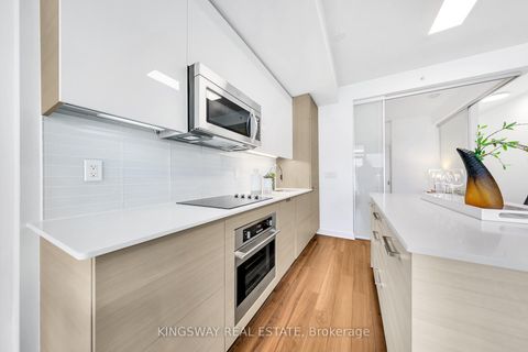 Photo 6 at 911 - 210 Simcoe Street, Chinatown, Toronto