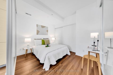Photo 9 at 911 - 210 Simcoe Street, Chinatown, Toronto