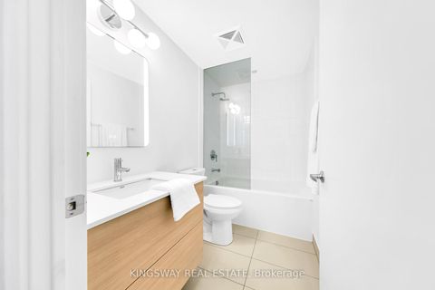 Photo 11 at 911 - 210 Simcoe Street, Chinatown, Toronto