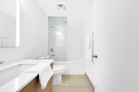 Photo 12 at 911 - 210 Simcoe Street, Chinatown, Toronto