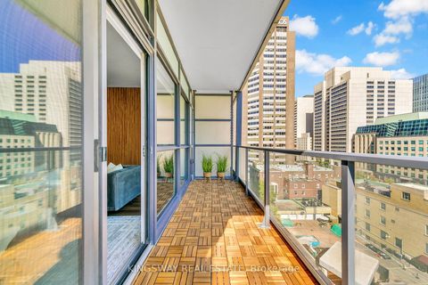 Photo 17 at 911 - 210 Simcoe Street, Chinatown, Toronto