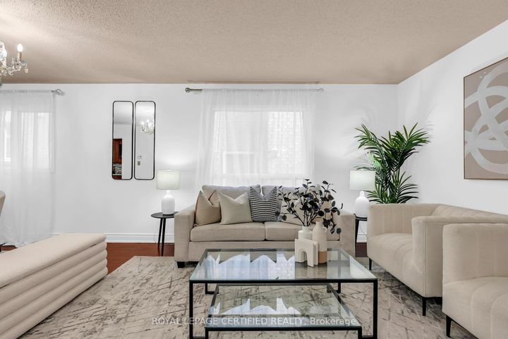 Photo 4 at 5513 Holbrook Road, Central Erin Mills, Mississauga