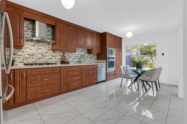 Photo 17 at 5513 Holbrook Road, Central Erin Mills, Mississauga