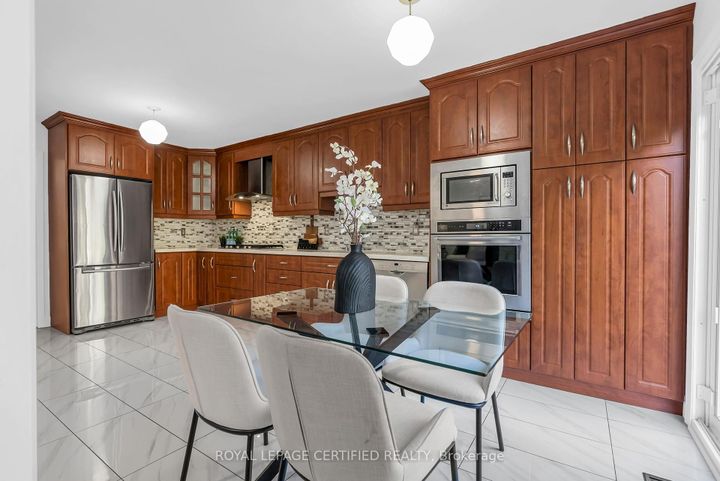 Photo 20 at 5513 Holbrook Road, Central Erin Mills, Mississauga