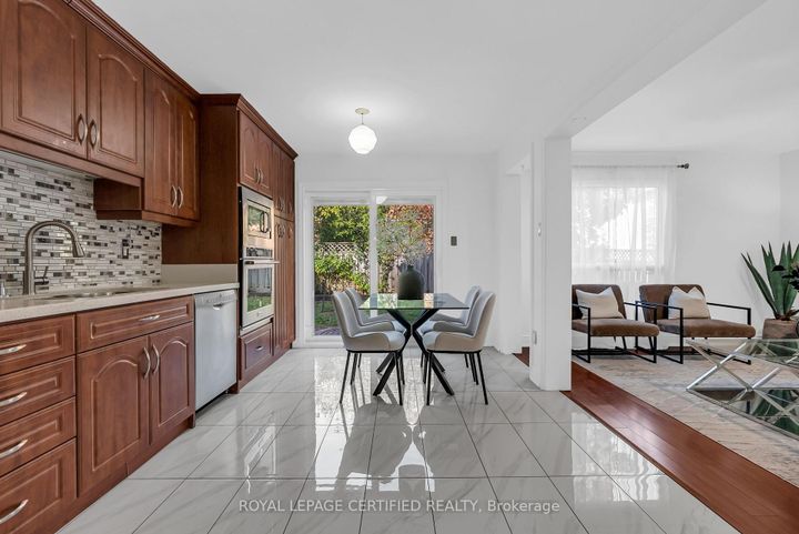 Photo 21 at 5513 Holbrook Road, Central Erin Mills, Mississauga